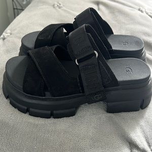UGG ASHTON SLIDE SIZE 6.5